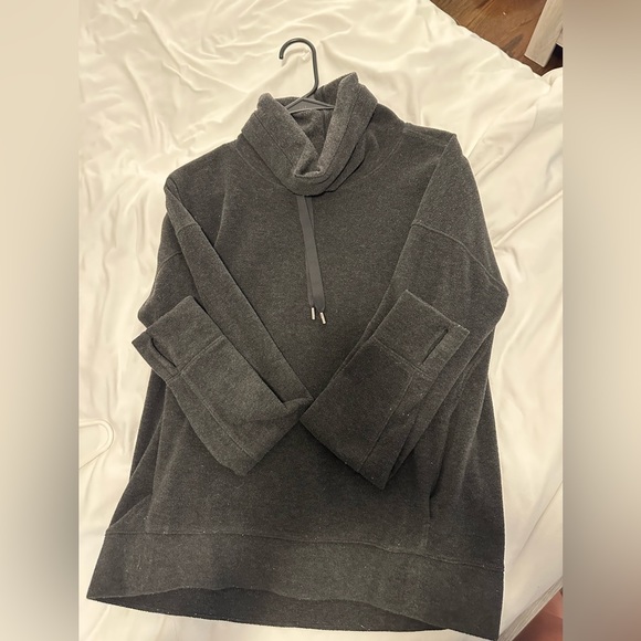 Lulu Lemon fleece sweatshirt - Picture 1 of 2